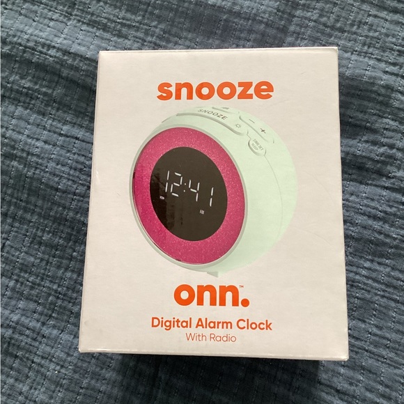 Other Snooze Onn Digital Alarm Clock Wradio Poshmark